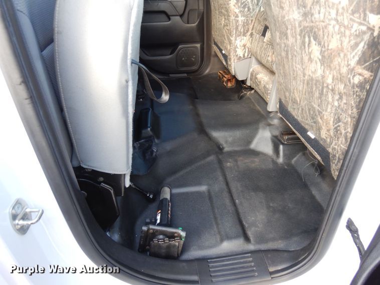 image for item AF9332 2015 Chevrolet Silverado 2500HD  Double Cab pickup truck