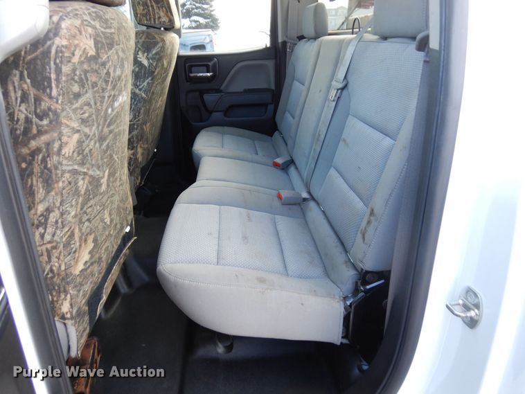 image for item AF9332 2015 Chevrolet Silverado 2500HD  Double Cab pickup truck