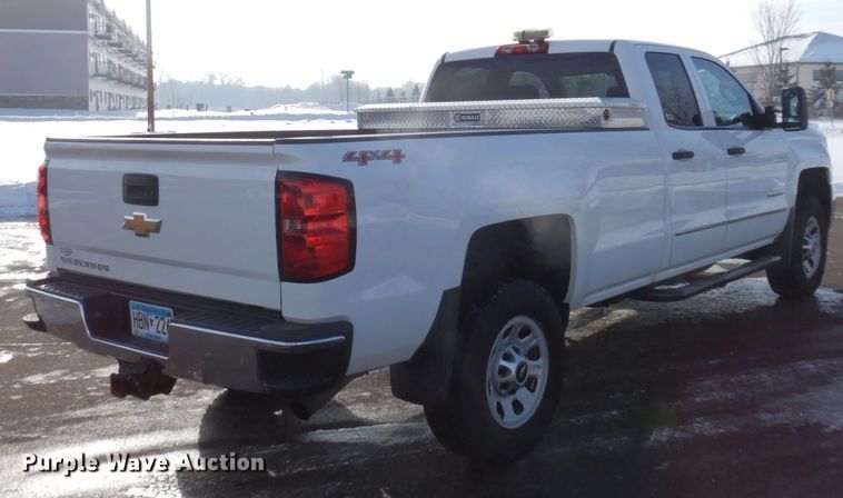 image for item AF9333 2015 Chevrolet Silverado 2500HD  Double Cab pickup truck
