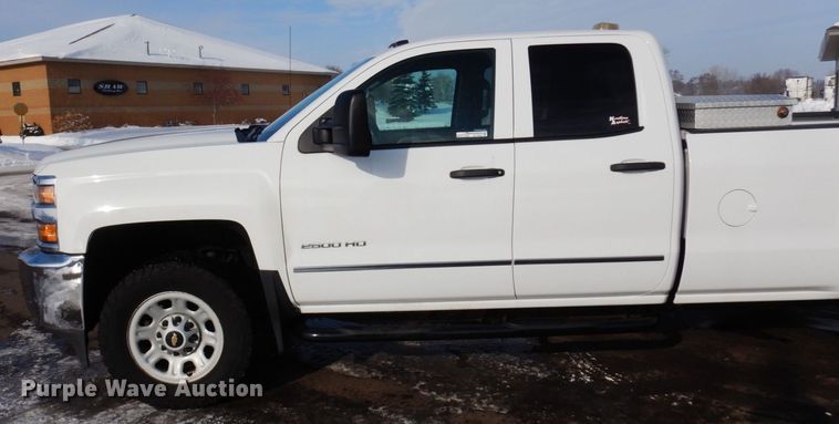 image for item AF9333 2015 Chevrolet Silverado 2500HD  Double Cab pickup truck