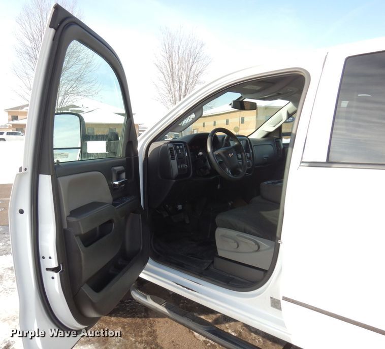 image for item AF9333 2015 Chevrolet Silverado 2500HD  Double Cab pickup truck