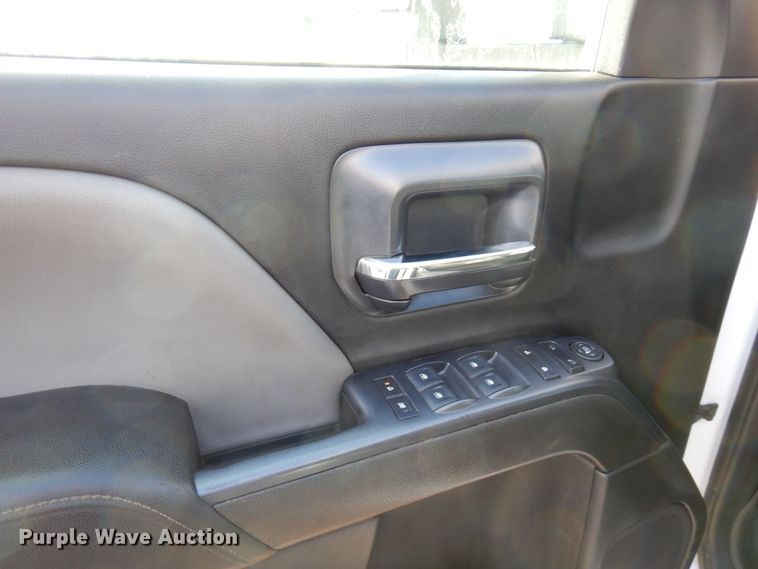 image for item AF9333 2015 Chevrolet Silverado 2500HD  Double Cab pickup truck