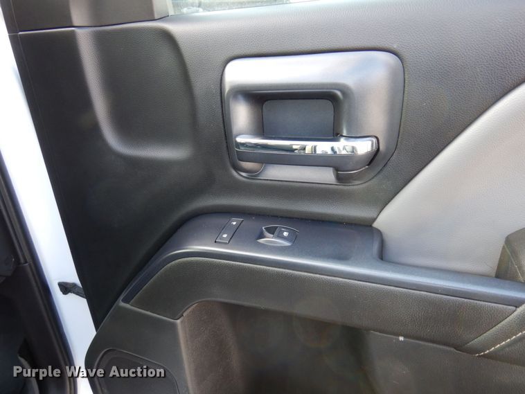 image for item AF9333 2015 Chevrolet Silverado 2500HD  Double Cab pickup truck