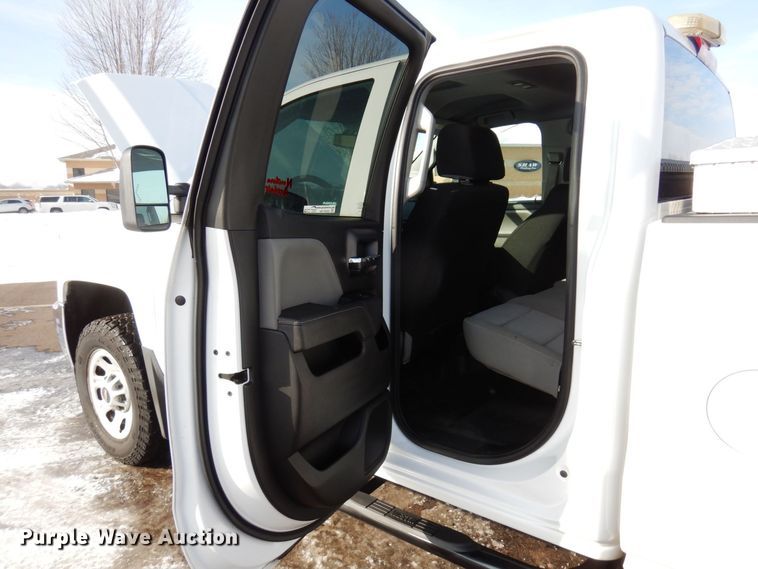 image for item AF9333 2015 Chevrolet Silverado 2500HD  Double Cab pickup truck