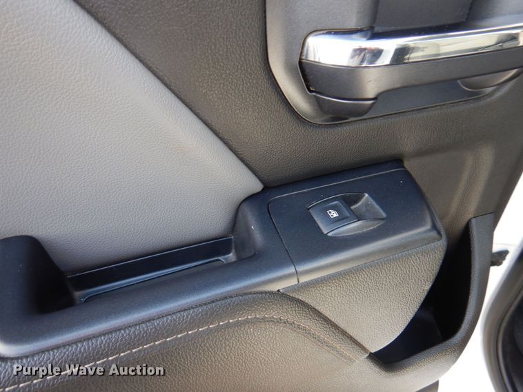 image for item AF9333 2015 Chevrolet Silverado 2500HD  Double Cab pickup truck