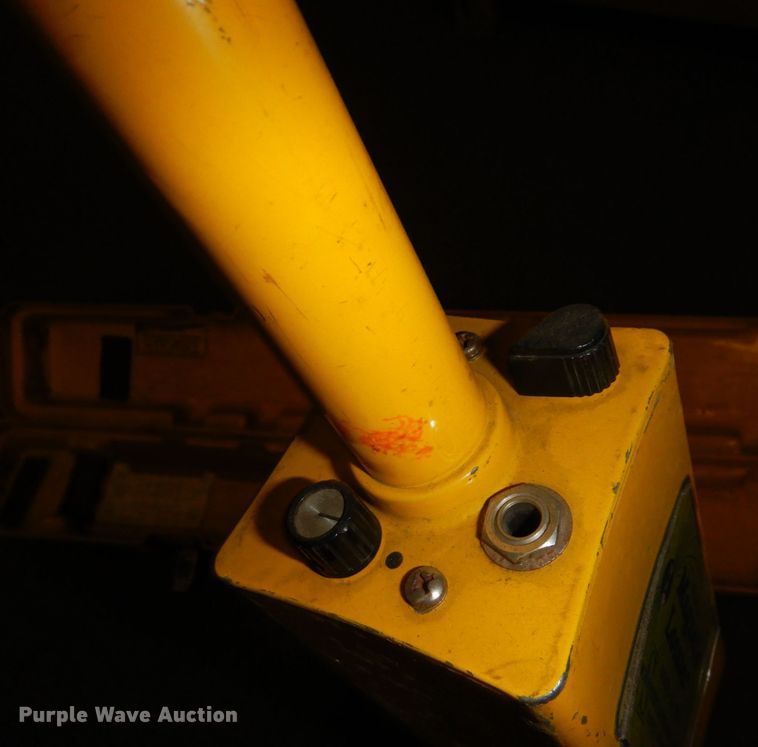 image for item DQ7281 Heliflux GA-52B  magnetic locator