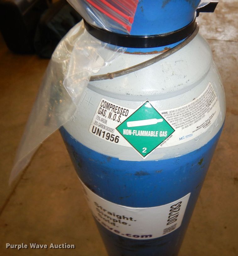 image for item DQ7283 Argon CO2 tank