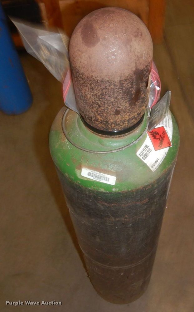 image for item DQ7284 Acetylene tank