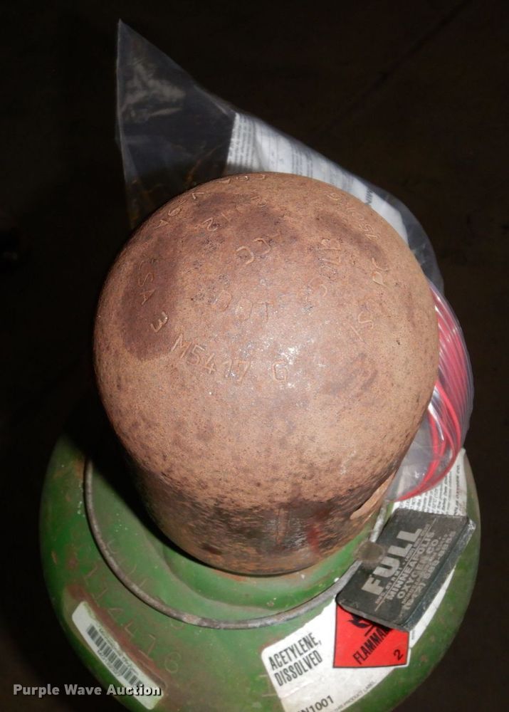 image for item DQ7284 Acetylene tank