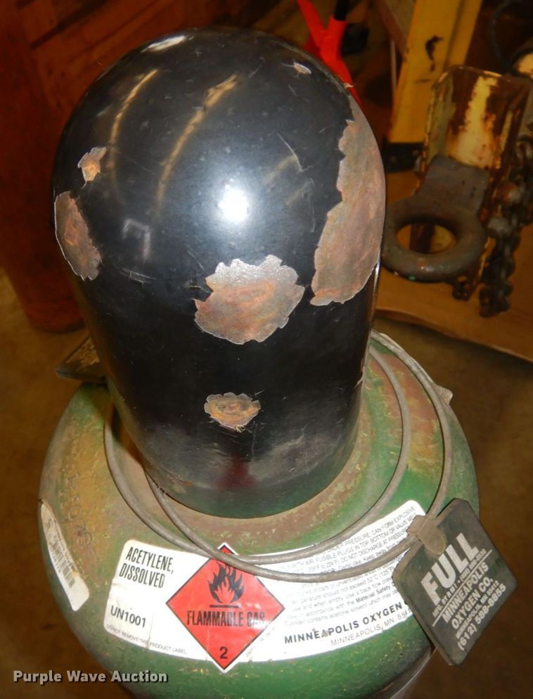 image for item DQ7285 Acetylene tank