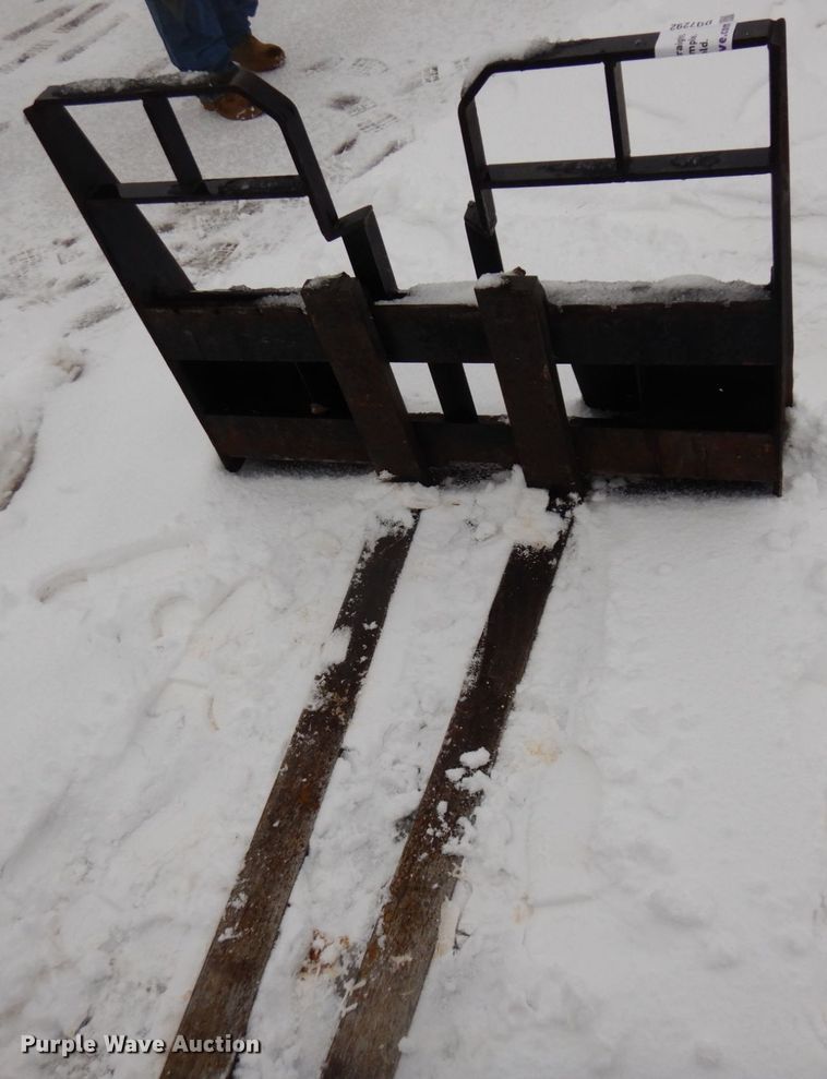 image for item DQ7292 48" L skid steer forks