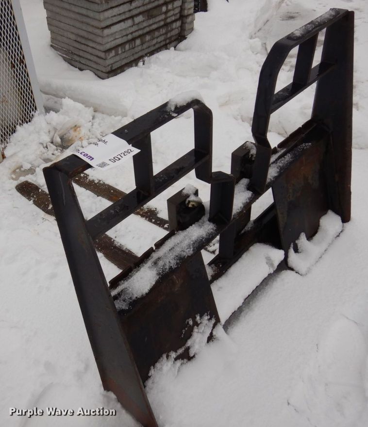 image for item DQ7292 48" L skid steer forks