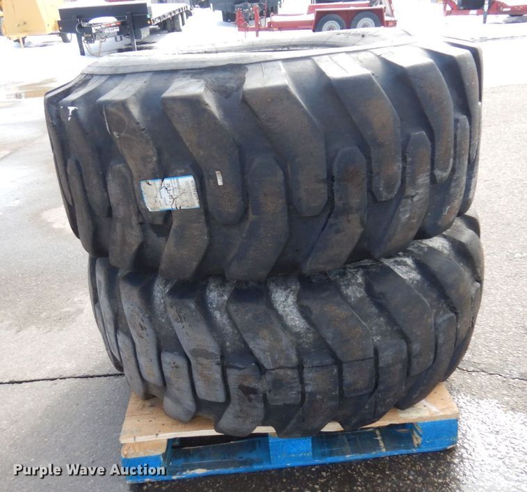 image for item DQ7295 (2) Ceat 20.5-25 tires