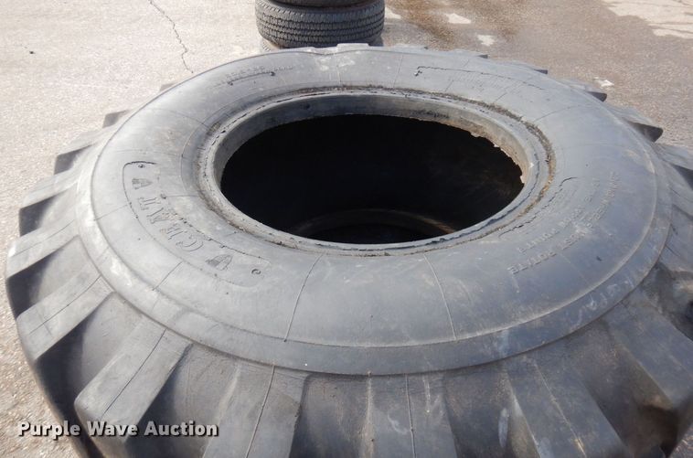 image for item DQ7295 (2) Ceat 20.5-25 tires