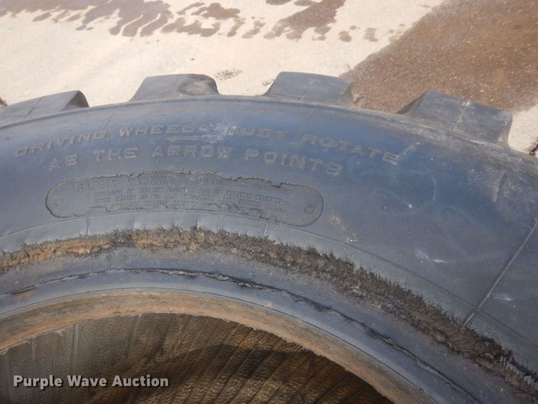 image for item DQ7295 (2) Ceat 20.5-25 tires