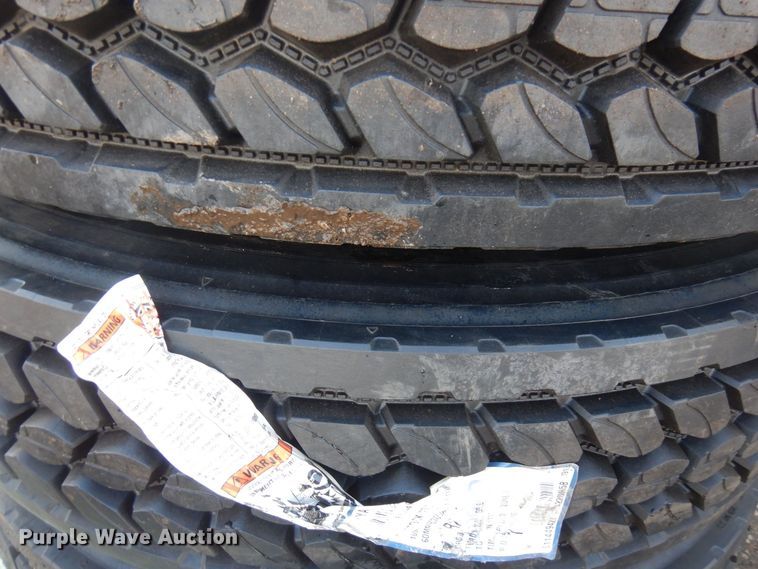 image for item DQ7307 (3) 11R24.5 retreaded tires