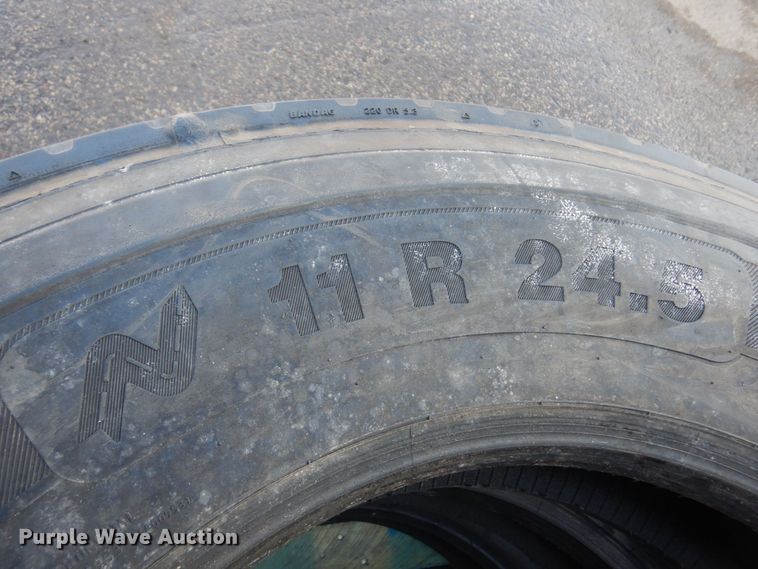 image for item DQ7307 (3) 11R24.5 retreaded tires