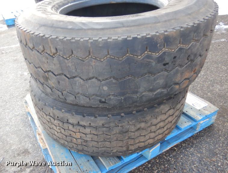 image for item DQ7308 (2) 385/65R22.5 tires