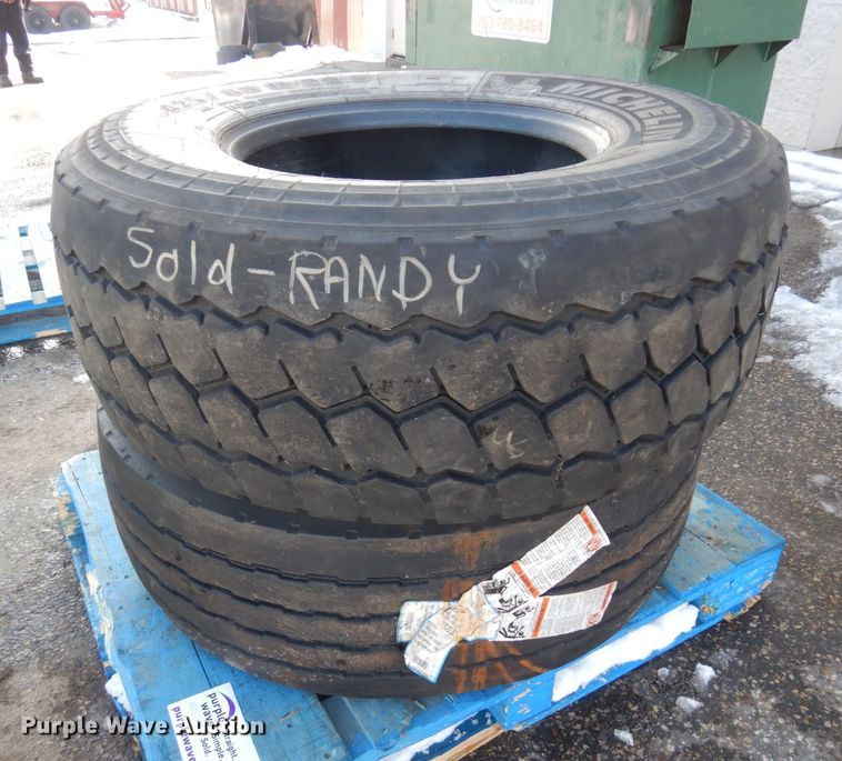 image for item DQ7309 (2) 425/65R22.5 tires