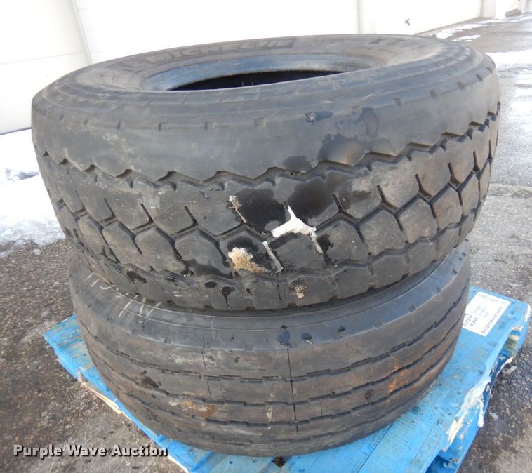 image for item DQ7309 (2) 425/65R22.5 tires