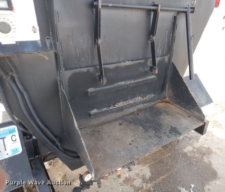 image for item KU9729 1994 Stepp MFG SPH1.3  asphalt premix trailer