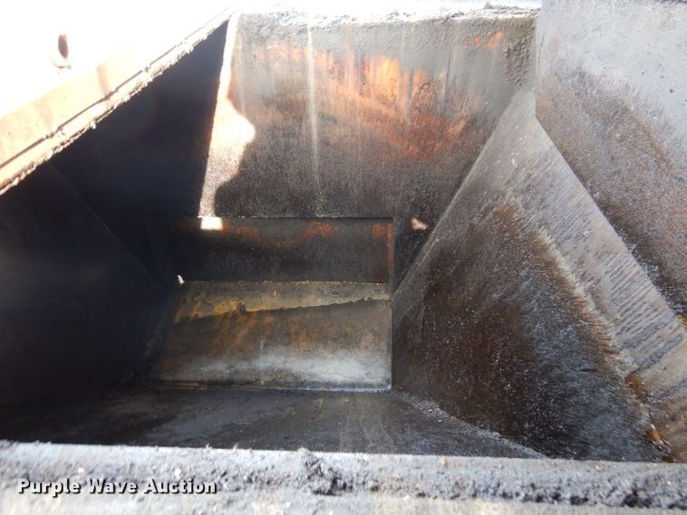 image for item KU9729 1994 Stepp MFG SPH1.3  asphalt premix trailer