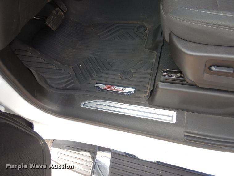 image for item KU9730 2020 Chevrolet Silverado 1500 LT  Double Cab pickup truck