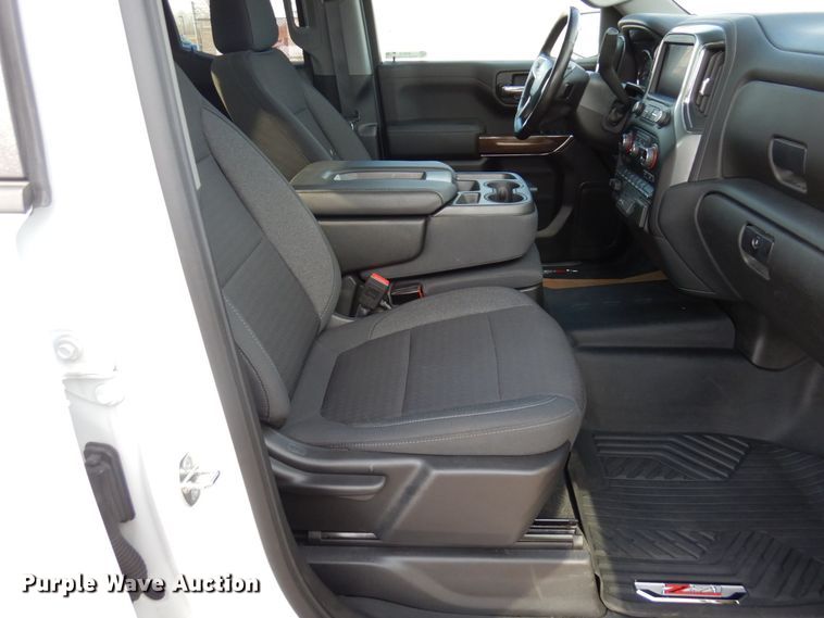 image for item KU9730 2020 Chevrolet Silverado 1500 LT  Double Cab pickup truck