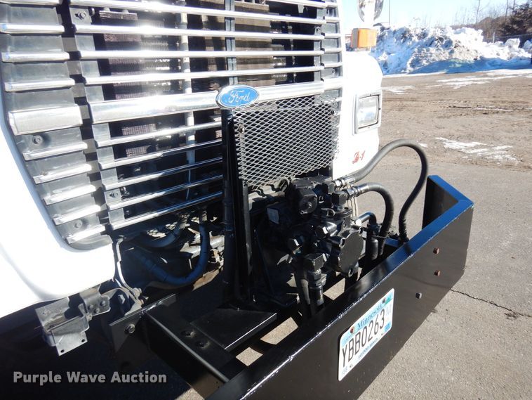 image for item KU9731 1997 Ford LNT8000  oil distributor truck