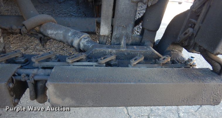 image for item KU9731 1997 Ford LNT8000  oil distributor truck