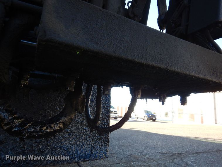 image for item KU9731 1997 Ford LNT8000  oil distributor truck