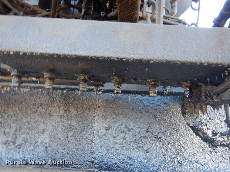 image for item KU9731 1997 Ford LNT8000  oil distributor truck