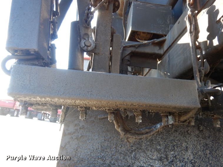 image for item KU9731 1997 Ford LNT8000  oil distributor truck