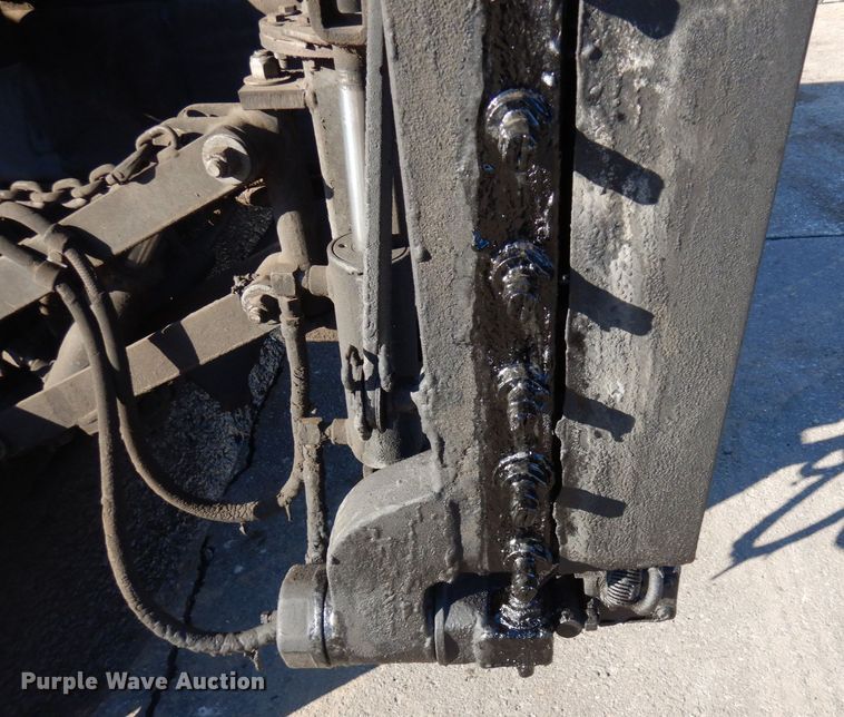 image for item KU9731 1997 Ford LNT8000  oil distributor truck