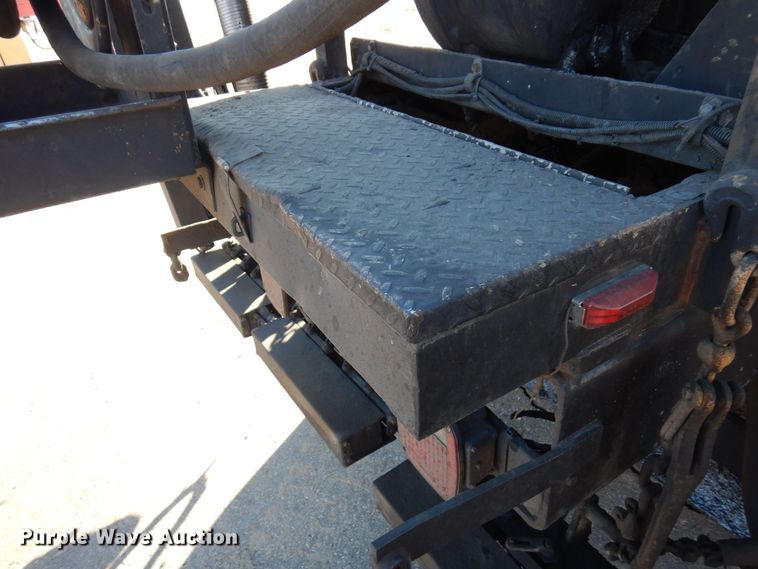 image for item KU9731 1997 Ford LNT8000  oil distributor truck