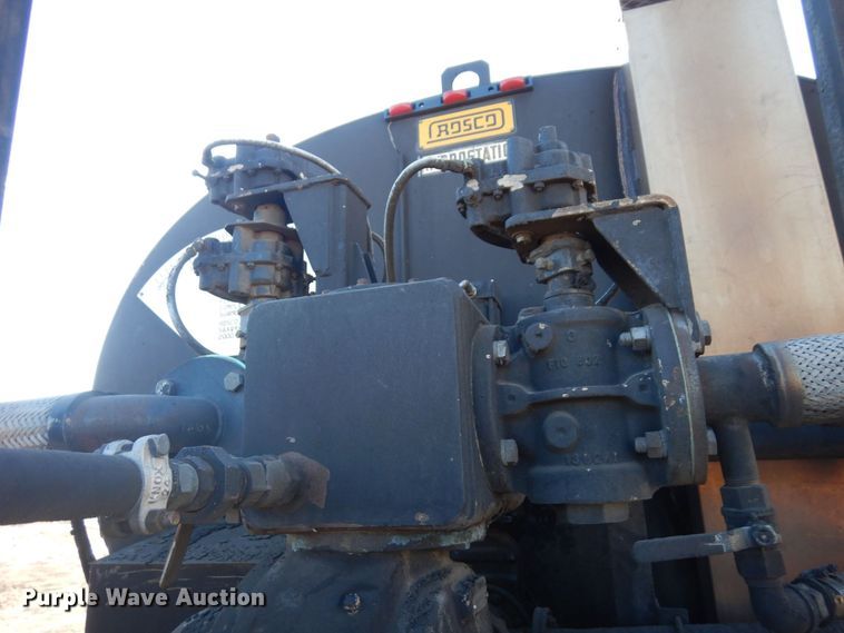 image for item KU9731 1997 Ford LNT8000  oil distributor truck