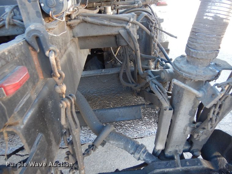 image for item KU9731 1997 Ford LNT8000  oil distributor truck