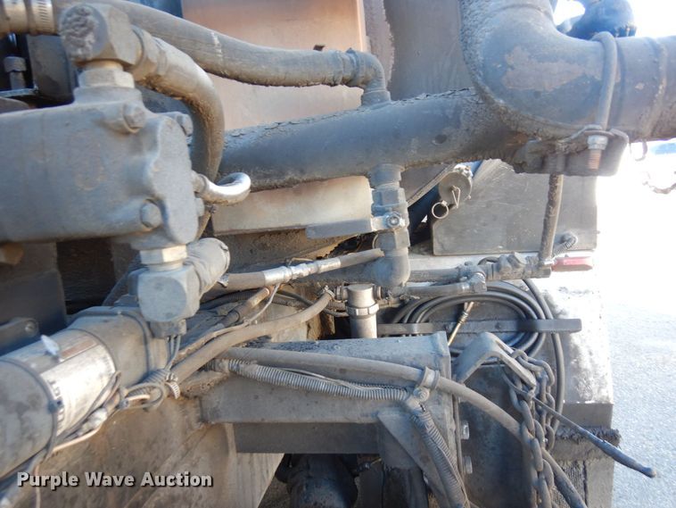 image for item KU9731 1997 Ford LNT8000  oil distributor truck