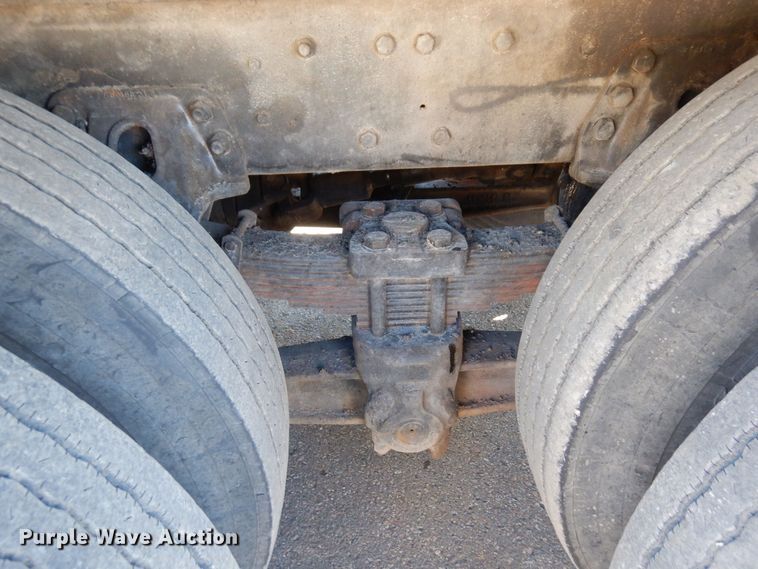 image for item KU9731 1997 Ford LNT8000  oil distributor truck