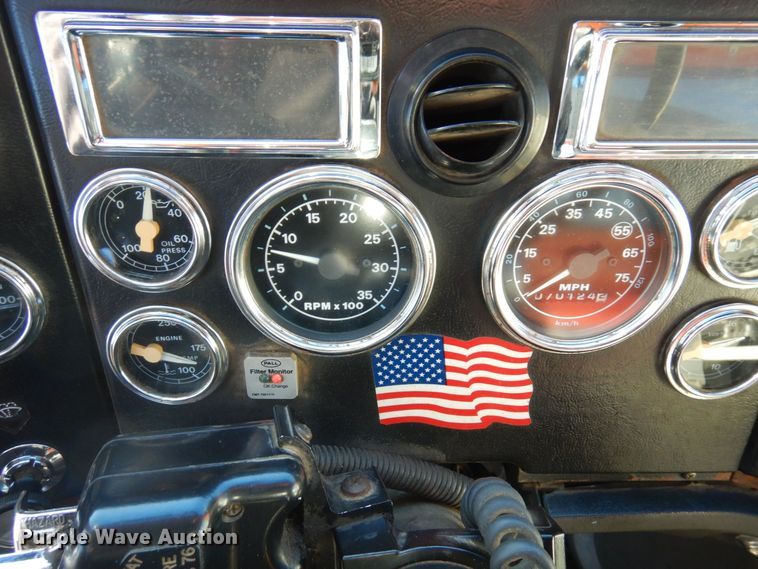 image for item KU9731 1997 Ford LNT8000  oil distributor truck