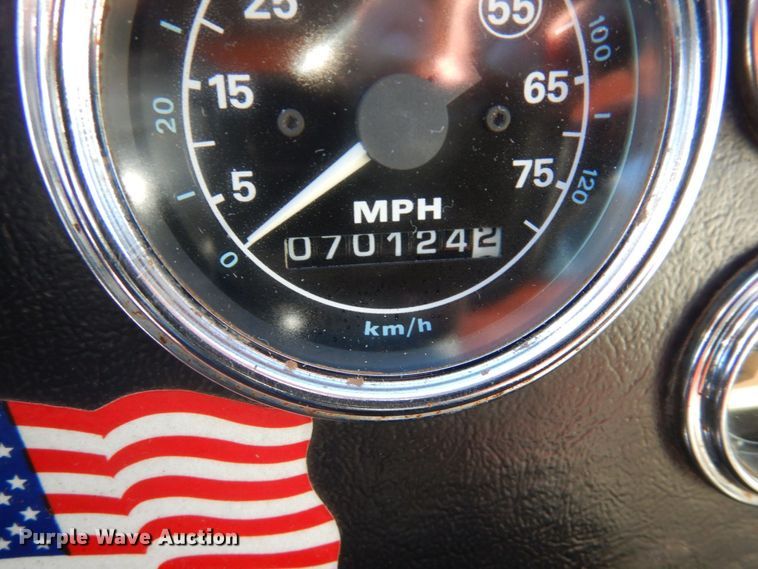 image for item KU9731 1997 Ford LNT8000  oil distributor truck