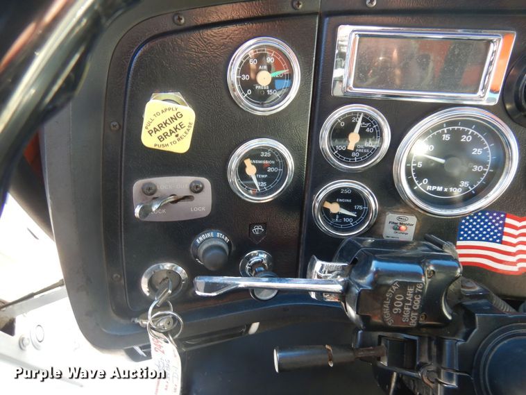 image for item KU9731 1997 Ford LNT8000  oil distributor truck