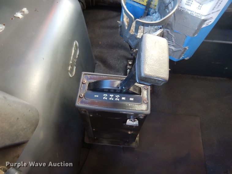 image for item KU9731 1997 Ford LNT8000  oil distributor truck