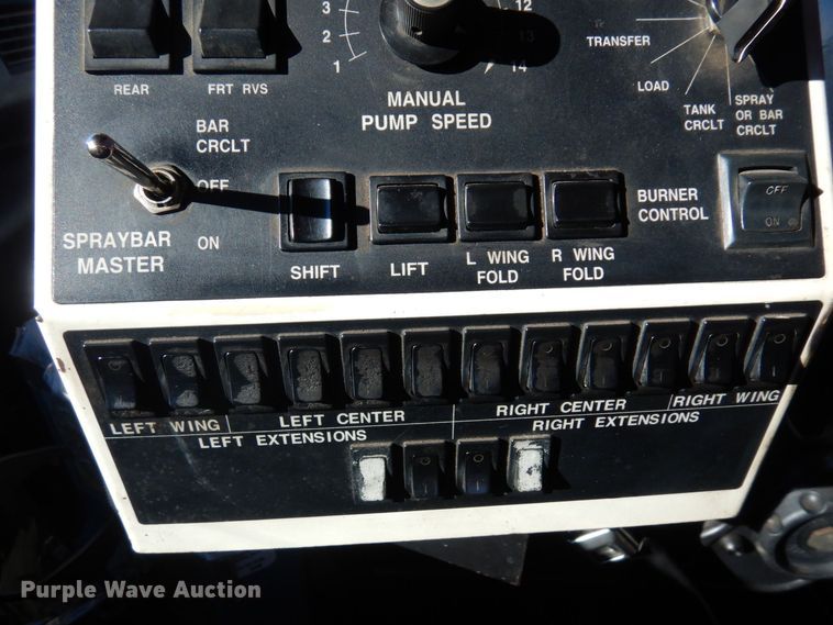 image for item KU9731 1997 Ford LNT8000  oil distributor truck