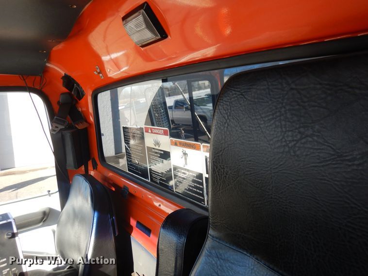 image for item KU9731 1997 Ford LNT8000  oil distributor truck