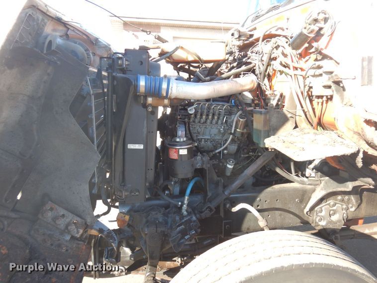 image for item KU9731 1997 Ford LNT8000  oil distributor truck