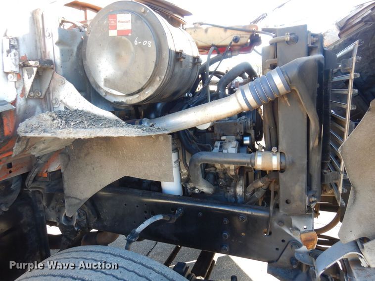 image for item KU9731 1997 Ford LNT8000  oil distributor truck