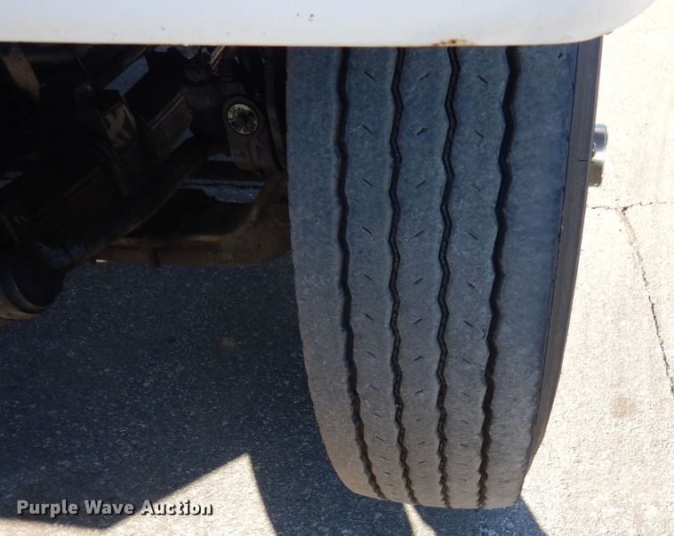 image for item KU9731 1997 Ford LNT8000  oil distributor truck