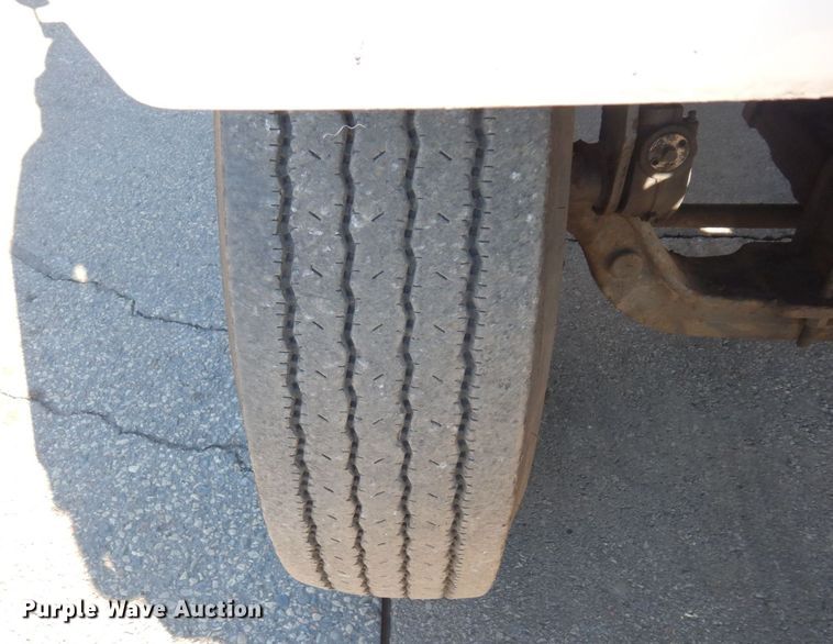 image for item KU9731 1997 Ford LNT8000  oil distributor truck