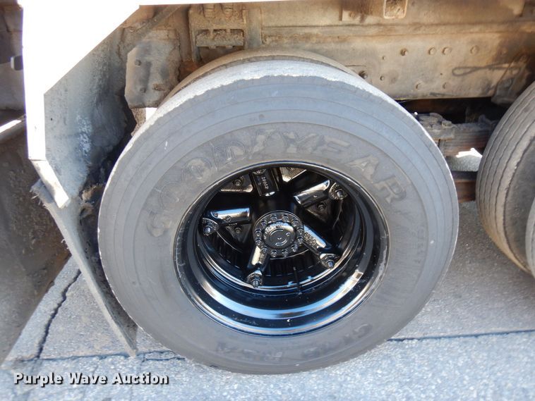 image for item KU9731 1997 Ford LNT8000  oil distributor truck